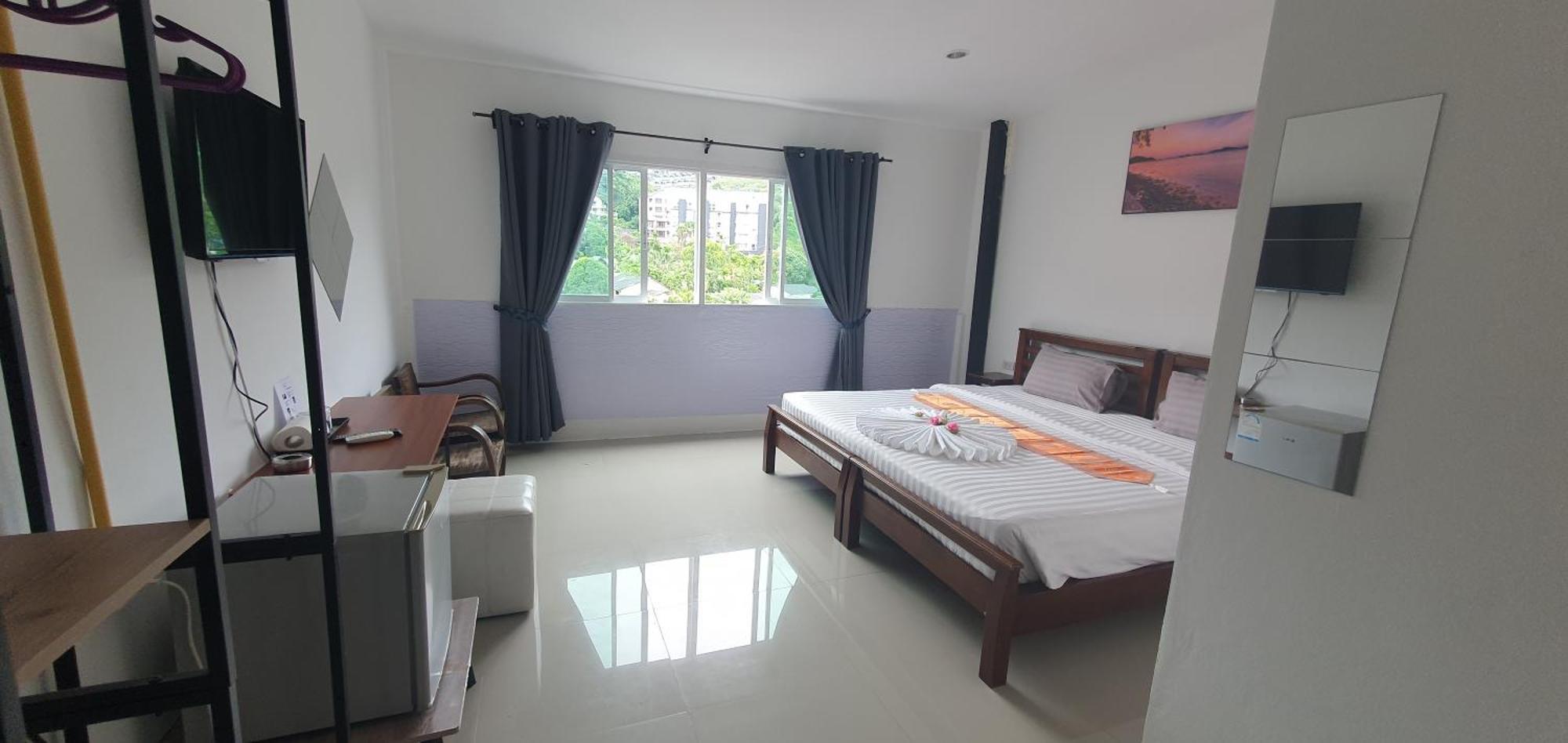 At Home Hotel Patong Exterior foto